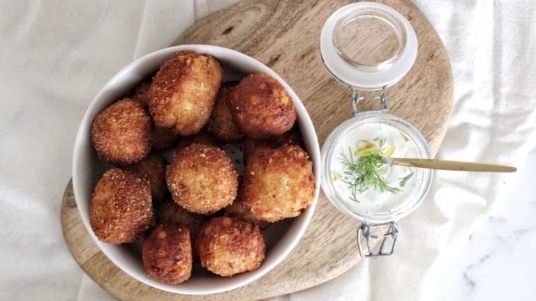 Red lentil couscous balls