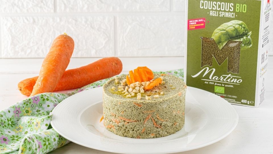 Spinach couscous with carrots and cheese