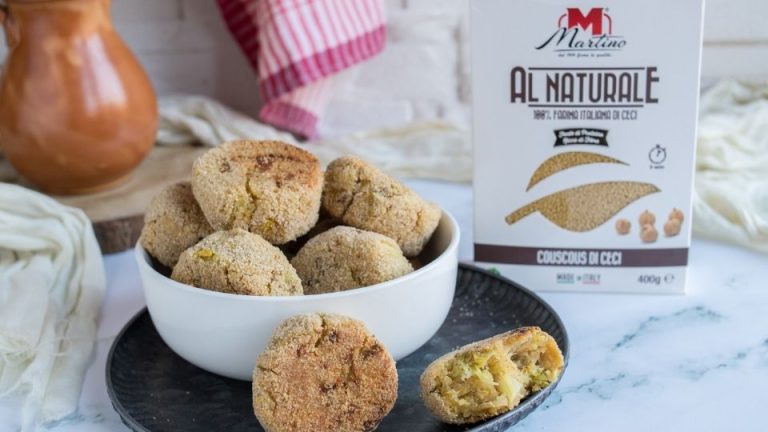 Light meatballs with couscous and cabbage