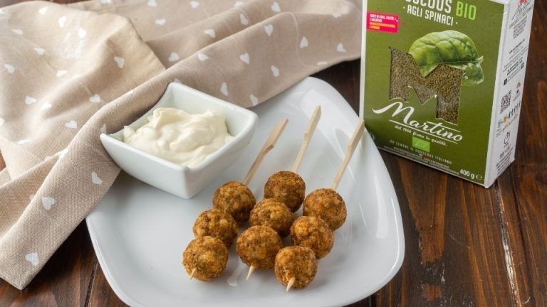 Couscous pearls with spinach couscous