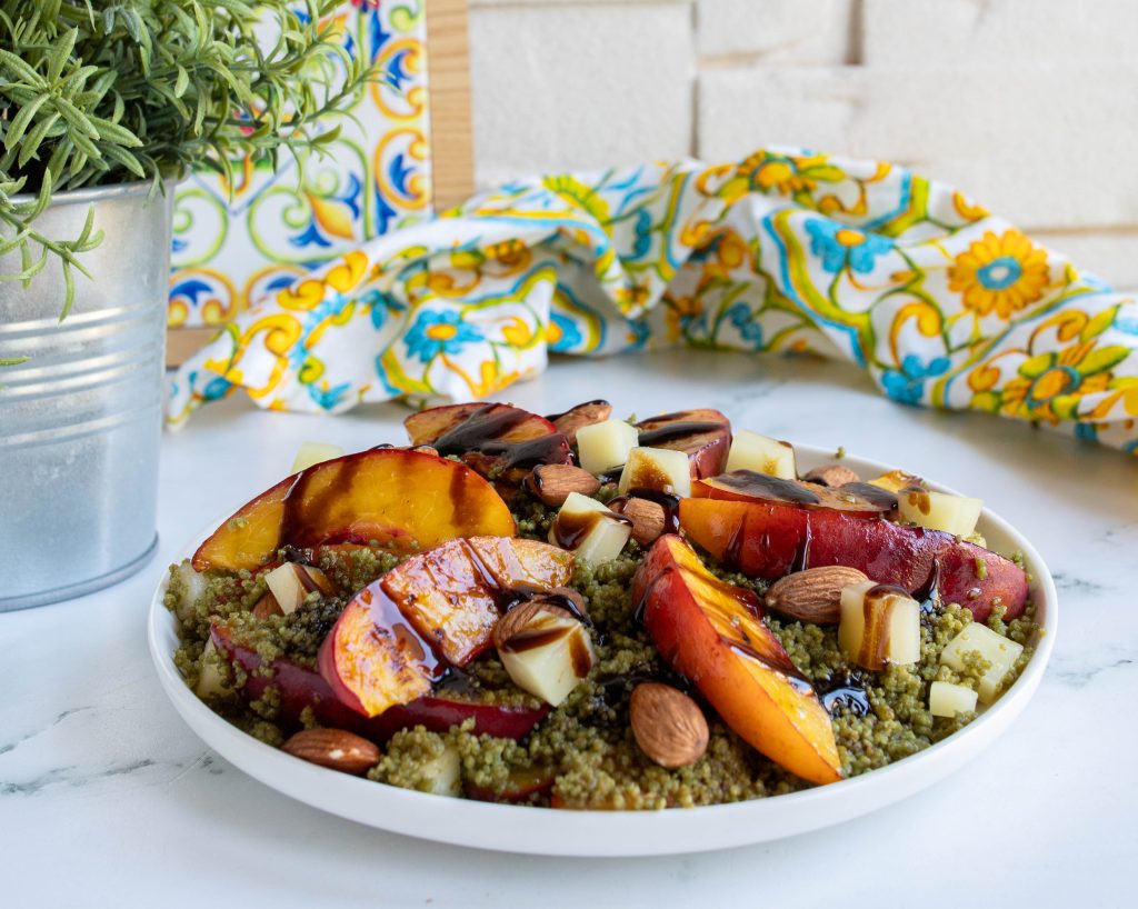 COUSCOUS AGLI SPINACI  CON PESCHE GRIGLIATE E PECORINO